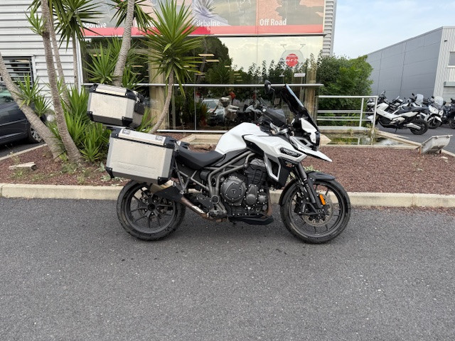 MASH 400 SCRAMBLER EXCLUSIVE MOTO.  SAINT-MALO 