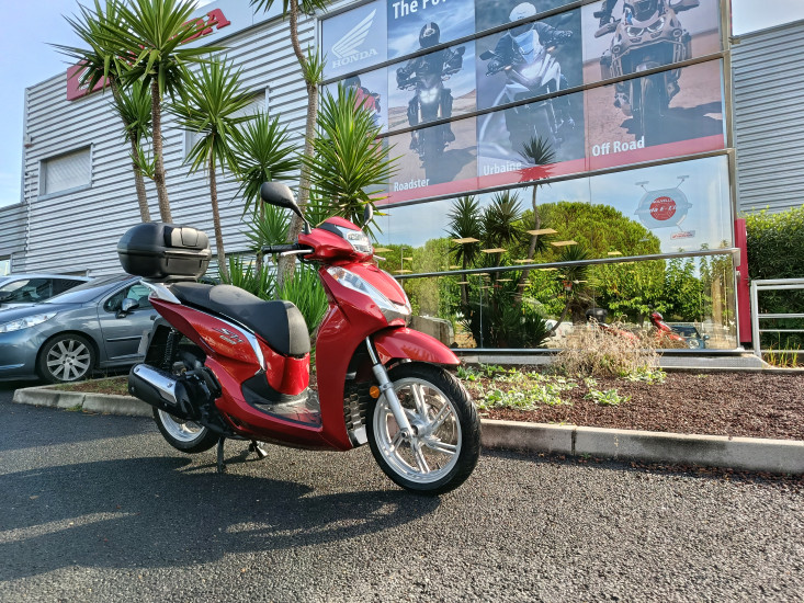 HONDA SH300 ABS - MAUGUIO (MONTPELLIER EST)