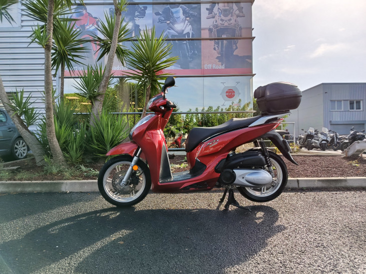 HONDA SH300 ABS - MAUGUIO (MONTPELLIER EST)