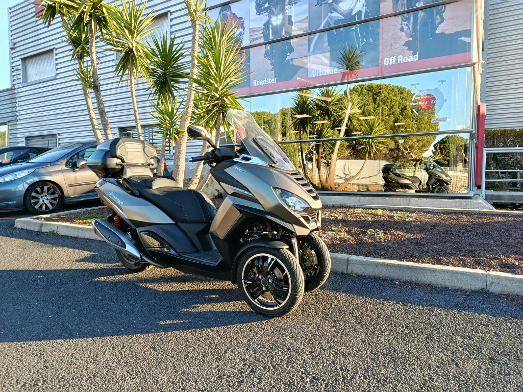 PEUGEOT METROPOLIS 400 SW MOTOSPORT  MAUGUIO (MONTPELLIER EST) 