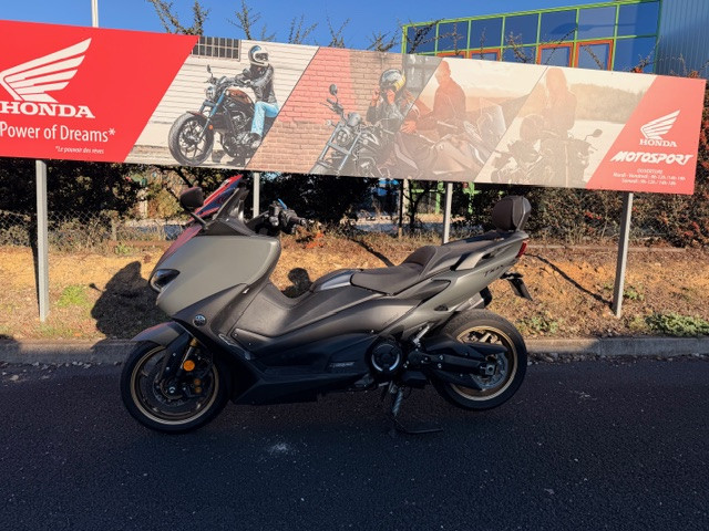 YAMAHA T-MAX 560 TECH MAX - MAUGUIO (MONTPELLIER EST)