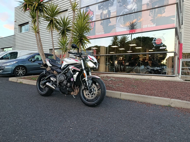 TRIUMPH STREET TRIPLE S 660 - MAUGUIO (MONTPELLIER EST)