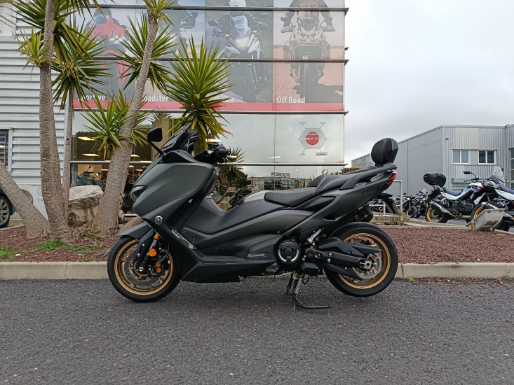 YAMAHA T-MAX 560 TECH MAX - MAUGUIO (MONTPELLIER EST)