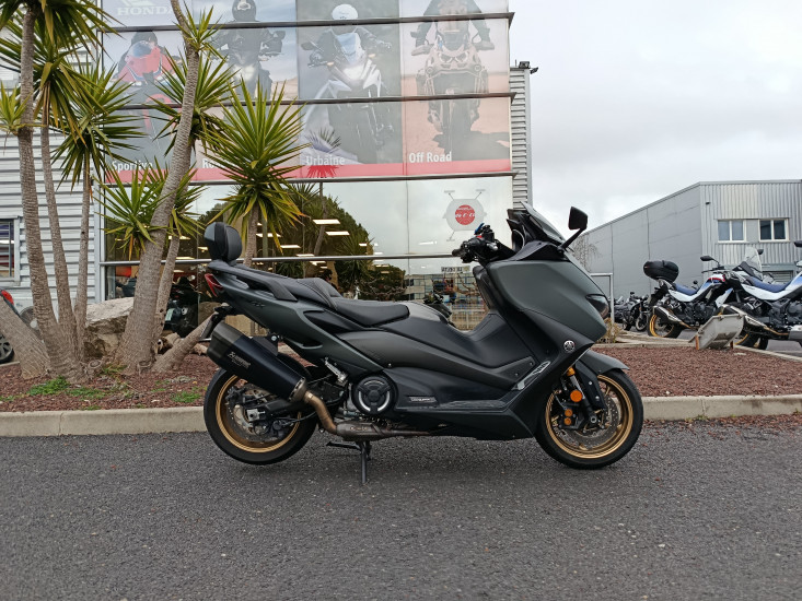 YAMAHA T-MAX 560 TECH MAX - MAUGUIO (MONTPELLIER EST)
